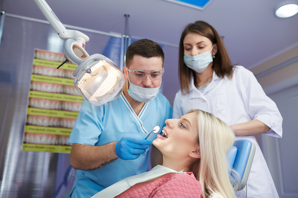 Which Is Better Dental Implants That Are All-on-4 Or All-on-6 Which Is Better Dental Implants That Are All-on-4 Or All-on-6